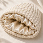 Líora Satin Silk Beanie — satin interior lining closeup